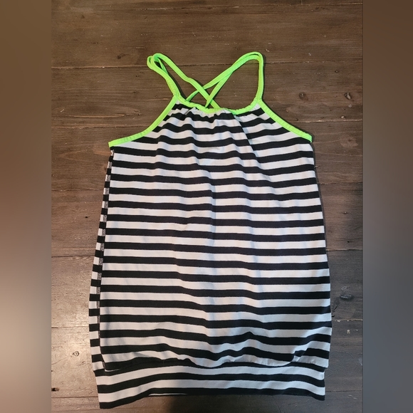 Girls triple flip athletic tanks size 4 - Picture 5 of 6